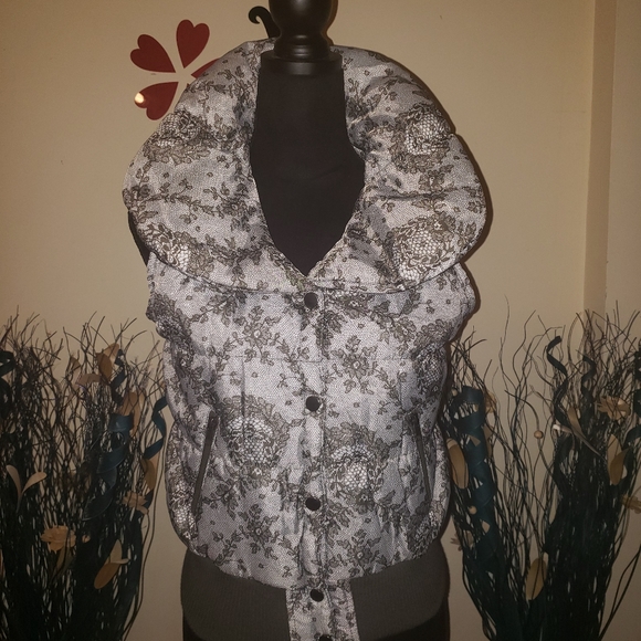 Puffer Vest - Picture 5 of 7